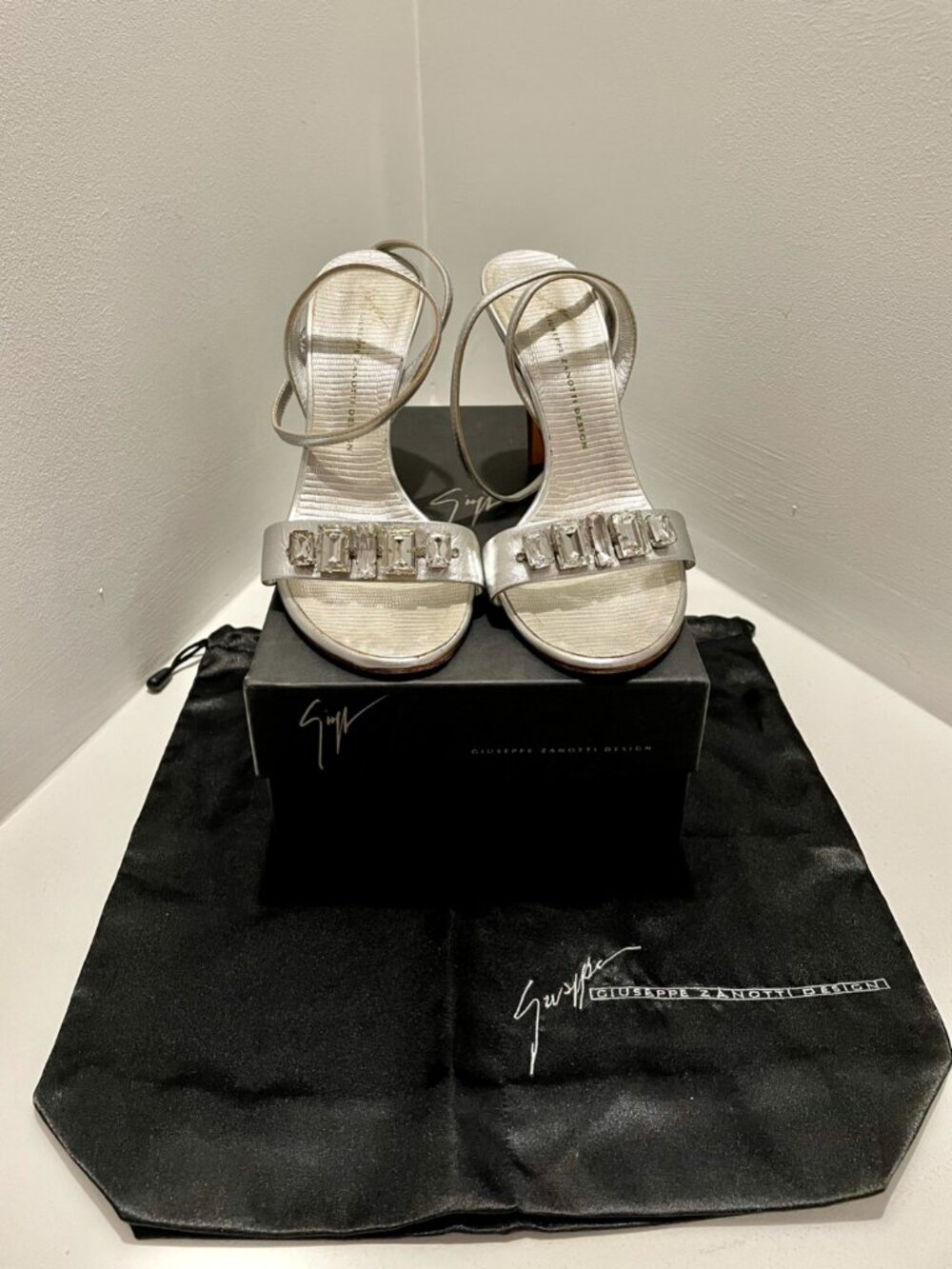 GIUSEPPE ZANOTTI CRYSTAL SILVER LEATHER SANDALS HEELS - Picture 3 of 8